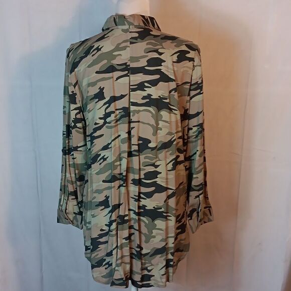 Grand & Greene Camo Button Down Blouse - Picture 5 of 10